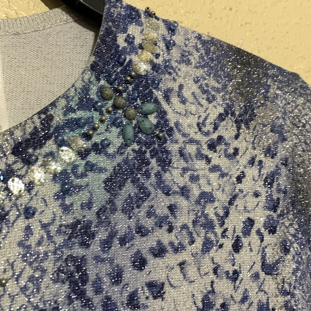 Alfred Dunner Top Blouse M Stretchy Beaded Metallic Pull Over Blue Gray Rayon - Picture 6 of 16